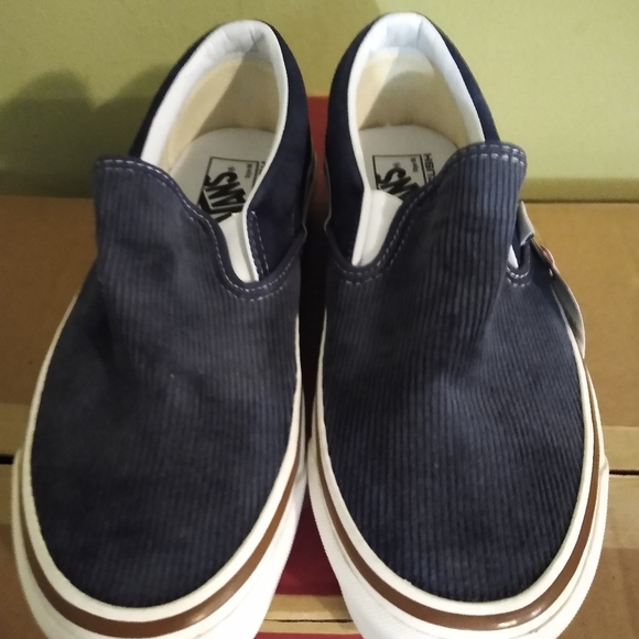 This an Unisex Vans Classic Slip On 9 (Anaheim fac - Picture 2 of 5